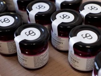 Gastronomie : Maison Perrotte, les champions du monde de la confiture
Focus sur les secrets de fabrication de la meilleure confiture au monde : celle de la maison française Perrotte, qui se trouve près d'Angers.