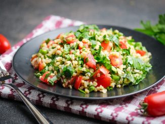 Taboulé vert et espadon grillé : les ingrédients de la recette de Cyril Lignac dans Tous en cuisine