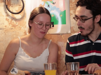 Restauration : le succès de l’alimentation végétarienne
De plus en plus de Français ont renoncé à la viande, mais cela ne signifie pas qu’ils sont prêts à sacrifier leurs papilles. Les restaurateurs l’ont bien compris et multiplient les recettes végétariennes pour séduire cette clientèle.