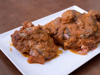 Manitas de cerdo guisadas