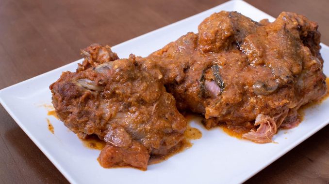 Manitas de cerdo guisadas