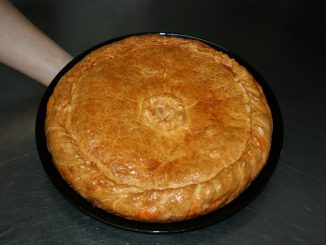 Empanada gallega de bacalao
