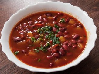 plato con alubias de tolosa