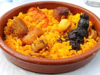 cazuela con arroz al horno