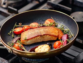 Comment cuire du saumon à la poêle sans qu