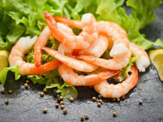Comment faire cuire des crevettes congelées crues (et qu