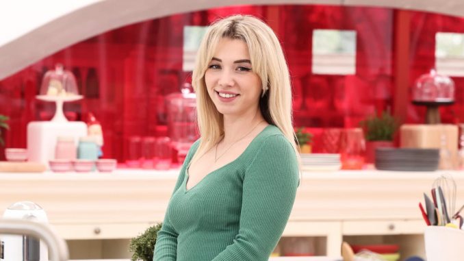 Emily : la fêtarde du Meilleur Pâtissier