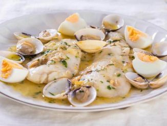 plato de merluza a la vasca