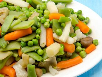 plato con menestra de verduras