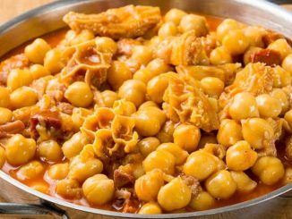 cazuela de callos con garbanzos