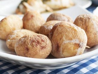 plato con papas arrugadas canarias