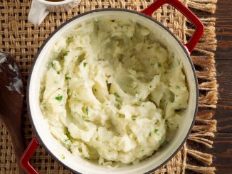 Garlic Mashed Potatoes and Gravy