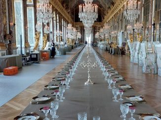 Homard bleu, entrée froide et "voile d'amandes" : dans les coulisses du dîner de Charles III au château de Versailles
La cheffe drômoise Anne-Sophie Pic a été choisie par l'Élysée et prépare l'entrée de ce dîner d’Etat depuis des mois.