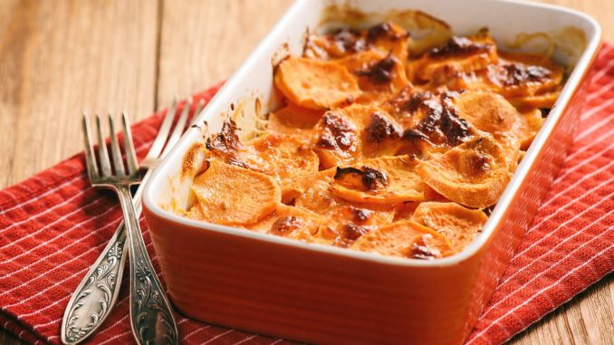Ce gratin dauphinois revisité avec de la patate douce vous plongera au cœur de l