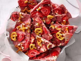 Pretzel Strawberry Bark
