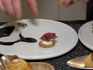 Gastronomie : un chef étoilé propose un menu à seulement 36 euros
Alors que le guide Michelin a dévoilé ses nouvelles étoiles, lundi 6 mars, un chef déjà reconnu par l’annuaire gastronomique a décidé de proposer un menu à petit prix pour faire découvrir sa cuisine à un nouveau public.