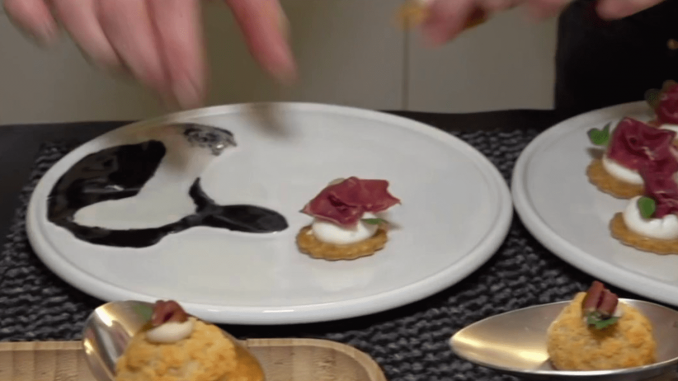 Gastronomie : un chef étoilé propose un menu à seulement 36 euros
Alors que le guide Michelin a dévoilé ses nouvelles étoiles, lundi 6 mars, un chef déjà reconnu par l’annuaire gastronomique a décidé de proposer un menu à petit prix pour faire découvrir sa cuisine à un nouveau public.