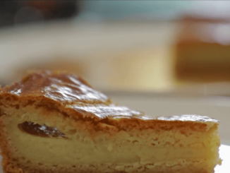 Gastronomie : tout savoir sur l'origine de l'incontournable gâteau basque
Dans le sud-ouest de la France, le célèbre gâteau basque est devenu un dessert incontournable de la région. Cette recette familiale est née au XVIIIe siècle, à Cambo-les-Bains.