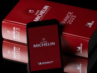 Guide Michelin 2023 : le chef français Alexandre Couillon décroche trois étoiles pour son restaurant La Marine
Le guide rouge dévoile son palmarès depuis Strasbourg, lundi 6 mars.