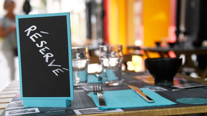 
"Réservation", pour parler des annulations de dernière minute qui se multiplient
