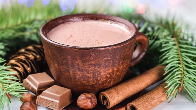 Un critique culinaire vous livre la recette du meilleur chocolat chaud maison - elle contient un ingrédient qui change tout