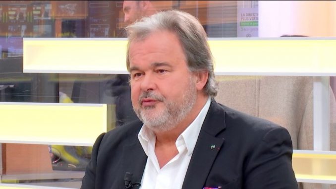 Gastronomie : pour le chef Pierre Hermé, la pâtisserie végétale est "un nouveau champ créatif"
Le pâtissier-chocolatier se lance dans des créations sans œuf, sans beurre et sans crème, en sortant un livre sur le sujet. Il est l'invité du 12/13 info, jeudi 23 novembre.