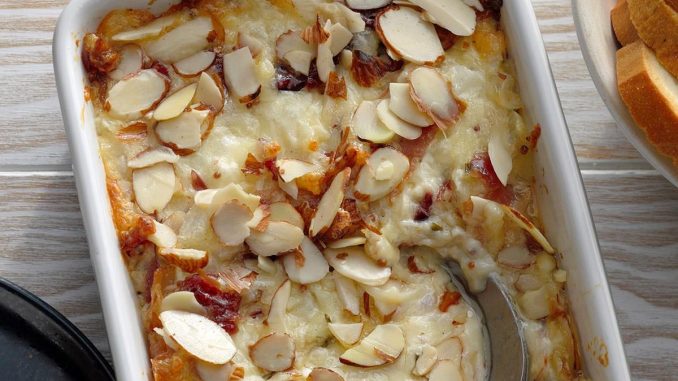 Cranberry and Bacon Swiss Cheese Dip