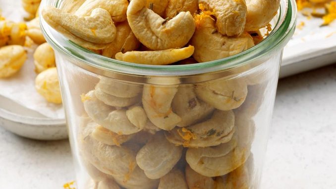 Rosemary-Grapefruit Cashews