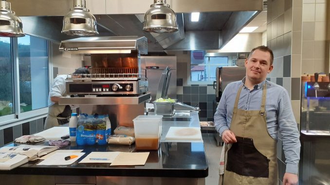 
Tables de chefs. Clément Guillemot à Espelette : "L'étoile verte Michelin nous incite à continuer à faire attention, à limiter le gaspillage, à réfléchir à tout"
