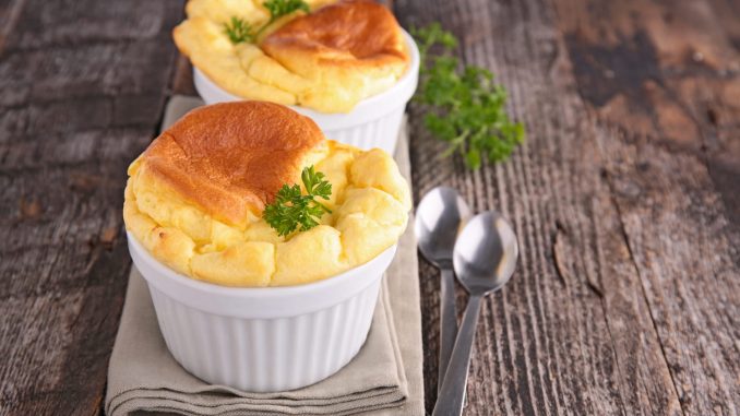 
Connaissez-vous le soufflé suissesse, le soufflé au fromage qui se prépare à l'avance ?            