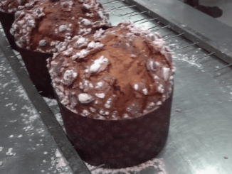 Gastronomie : le Panettone, la brioche italienne que les Français s’arrachent
Une brioche italienne s’impose depuis quelques années sur les tables françaises à Noël : le Panettone. D’origine milanaise, il est partout dans les épiceries les plus fines comme dans les rayons des supermarchés.