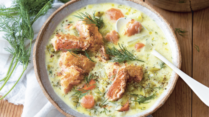 Crème de poireau,  carotte & truite crispy