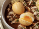 Les Œufs mollets aux champignons, sauce au porto