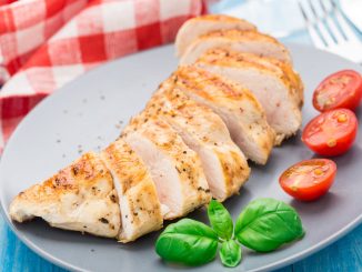 Blancs de poulet trop secs : le petit geste pour éviter cela - ils resteront moelleux à souhait