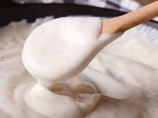 Fini les grumeaux dans votre béchamel : cette recette au micro-ondes est révolutionnaire (seulement 2 minutes de cuisson)