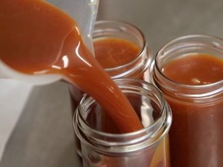 Salon de l’agriculture : le caramel au beurre salé futur médaillé du concours général agricole ?
Depuis cinq ans, Xavier Gicquel travaille sur son caramel au beurre salé en vue de remporter le concours général agricole au Salon de l'agriculture. Un produit 100% breton qui a déjà conquis de nombreux Français.