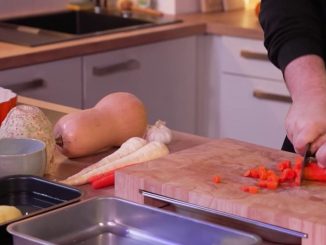 Réseaux sociaux : Gastronogeek, le chef qui reproduit les recettes de plusieurs films cultes
Passionné de cinéma et de littérature, Thibaud Villanova alias Gastronogeek, décortique ses scènes préférées sur les réseaux sociaux afin d'en tirer les recettes mythiques.