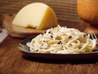 Spaghettis cacio e pepe : le secret inavouable de ce chef italien pour réussir la sauce à tous les coups