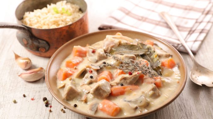 Blanquette de veau : la technique de chef pour obtenir une sauce onctueuse et sans grumeaux