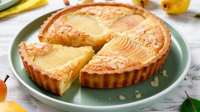 
Tarte Bourdaloue traditionnelle : pâte croustillante et poires fondantes, la recette à l'ancienne révèle son secret            