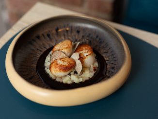 Terre-Mer de Saint-Jacques, jus infusé au lard et risotto de panais à la truffe