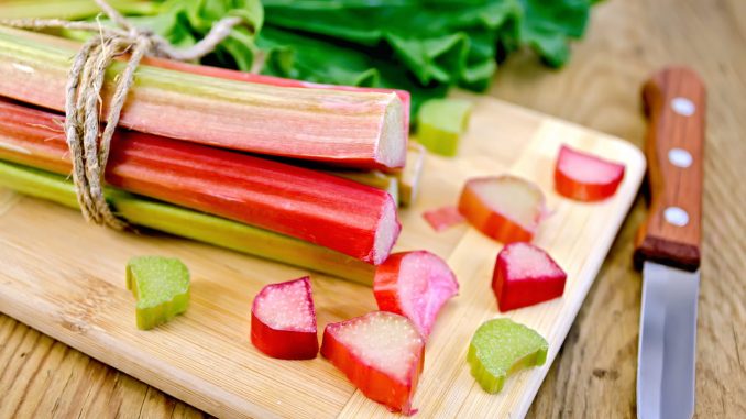 Consommée ainsi, la rhubarbe pourrait être toxique - voici ce qu