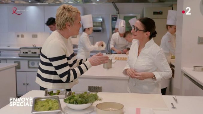 "La spéciale d'Envoyé". Gastronomie française
Au sommaire : "Michelin, dans le secret des étoiles", "Manon Fleury, une cheffe qui fait mouche", "La vallée du bonheur".