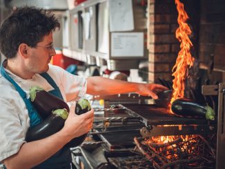 Gabriel Guinnebault ouvre “Autour de l’Âtre” à Grusse dans le jura