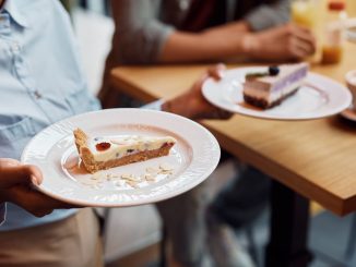 Le petit secret des serveurs pour vous inciter à prendre un dessert au restaurant