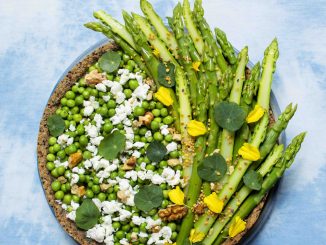 Tarte à base de quinoa, asperges, petits pois, chèvre de Stéphanie Guillemette