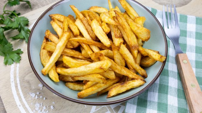 Comment faire de bonnes frites maison ? Huile, pommes de terre, cuisson...