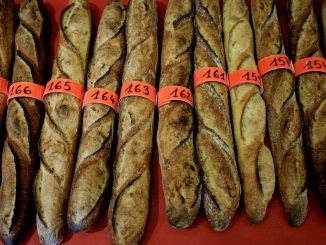 Le prix de la meilleure baguette de Paris remis à une boulangerie du 11e arrondissement
Xavier Netry, de la boulangerie Utopie, située rue Jean-Pierre Timbaud, aura l'honneur de fournir l'Elysée pour l'année à venir et empoche 4 000 euros.