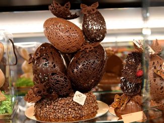 "Pâques" : un week-end pour se retrouver entre générations autour d'une table, en famille le plus souvent