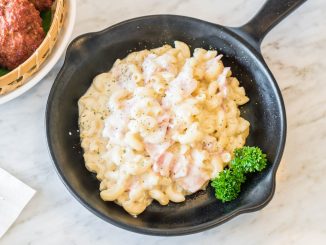 Le risotto coquillettes-jambon de ce chef est prêt en moins de 15 minutes - c